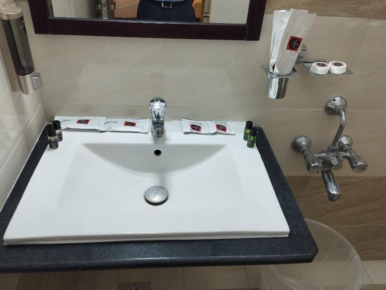 Annai Residency Hotell Vellore Exteriör bild