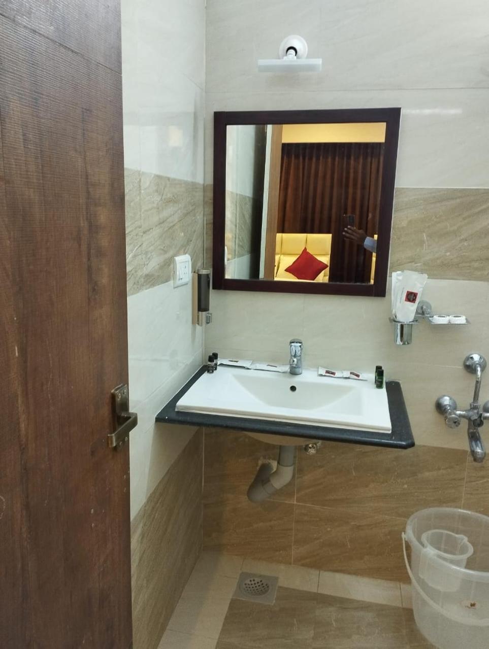 Annai Residency Hotell Vellore Exteriör bild