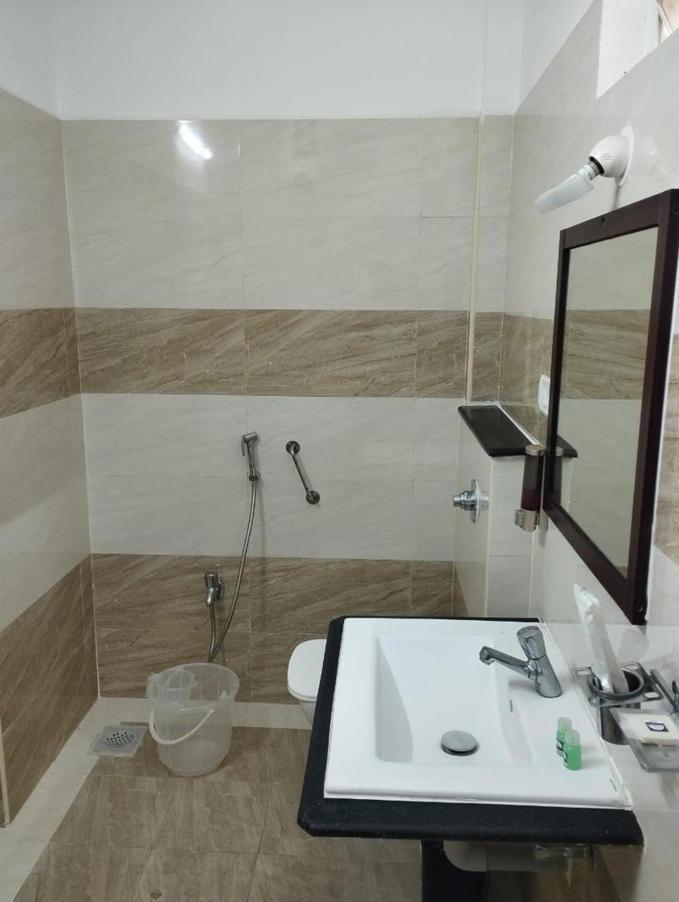 Annai Residency Hotell Vellore Exteriör bild